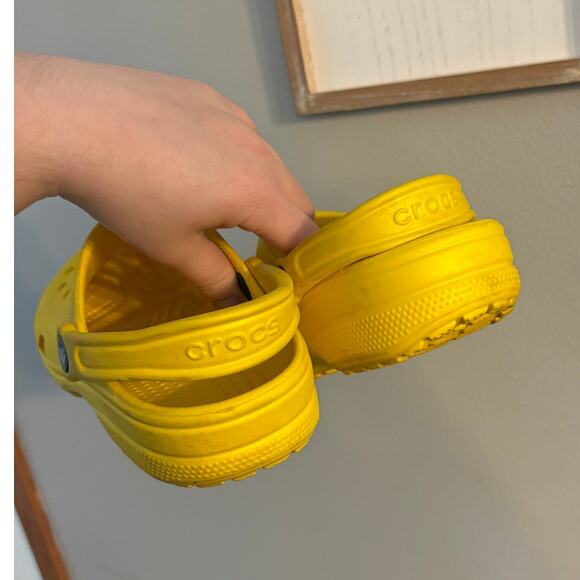 Crocs Classic Yellow Clogs Size 4 Mens or 6 womens - Picture 5 of 7